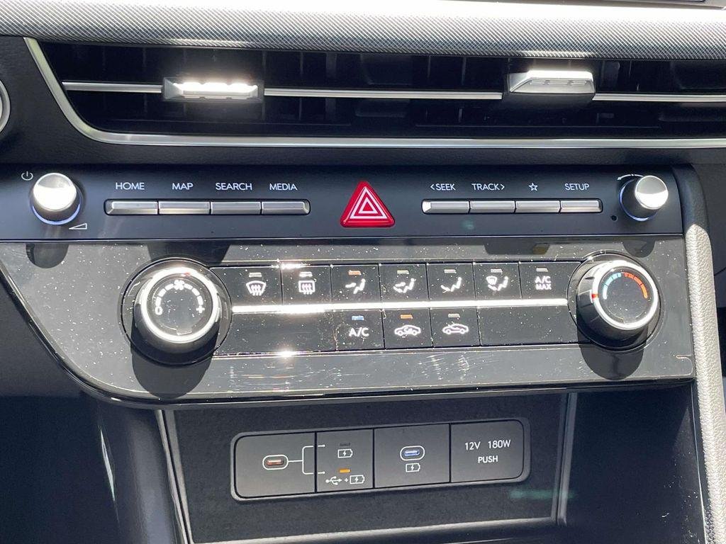 New 2026 White Hyundai SE image 26