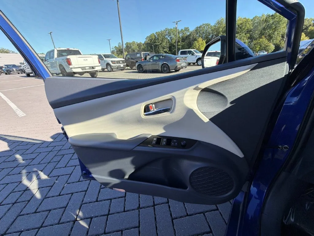 Used 2018 Blue Toyota Two image 14