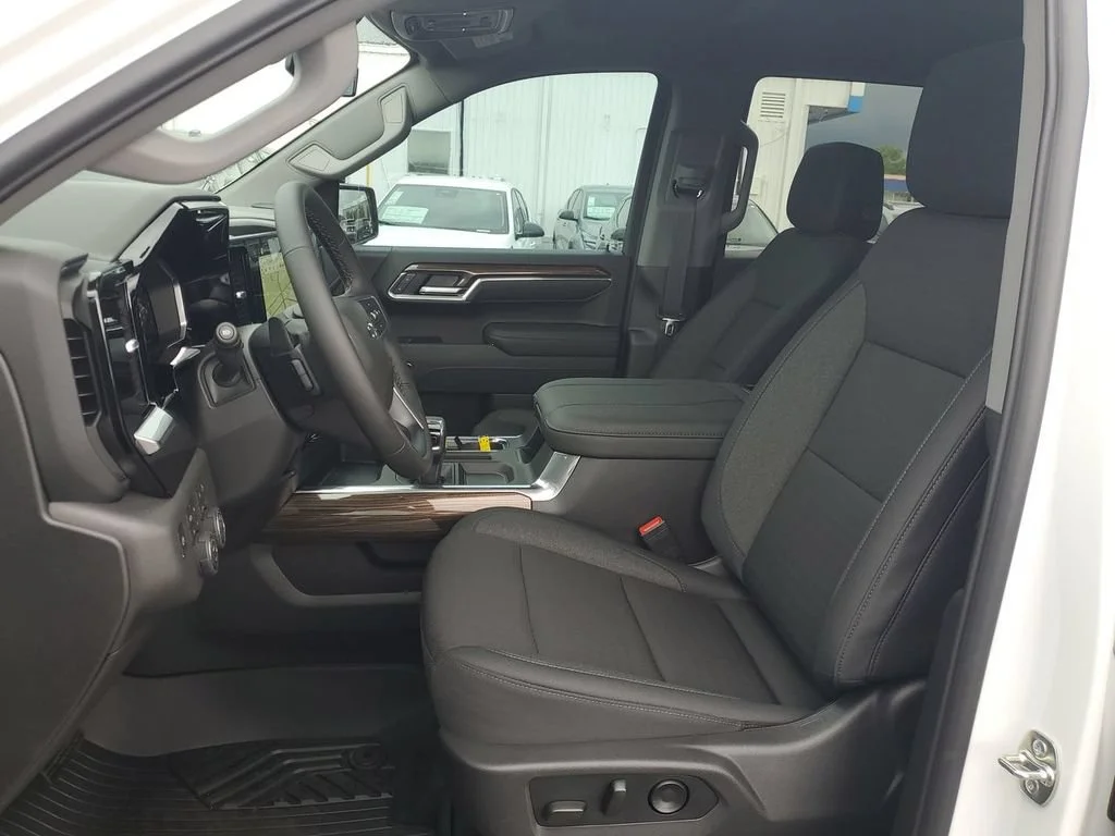 New 2026 Summit White Chevrolet LT Trail Boss image 25