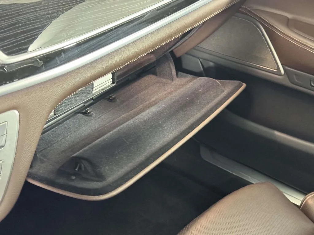 Used 2019 Black BMW 740i xDrive image 31