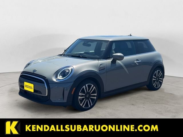 2023 MINI Hardtop Cooper's photo