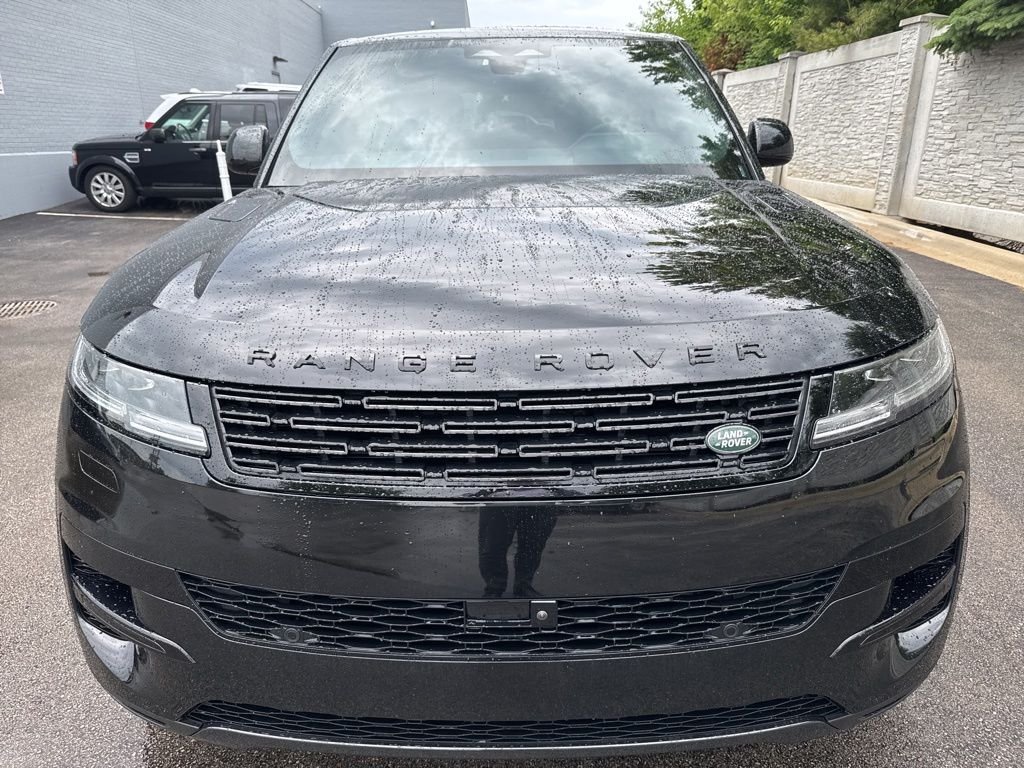 Used 2024 Black Land Rover SE image 9