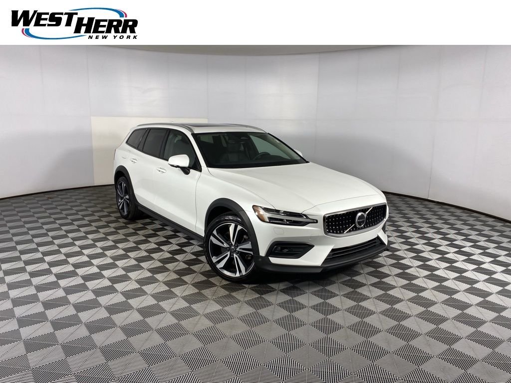 2023 Volvo V60 Cross Country