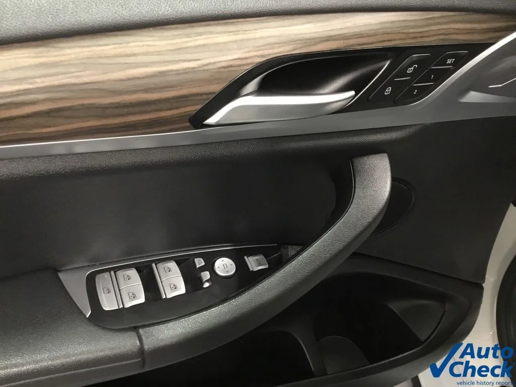 Used 2020 White BMW xDrive30i image 22
