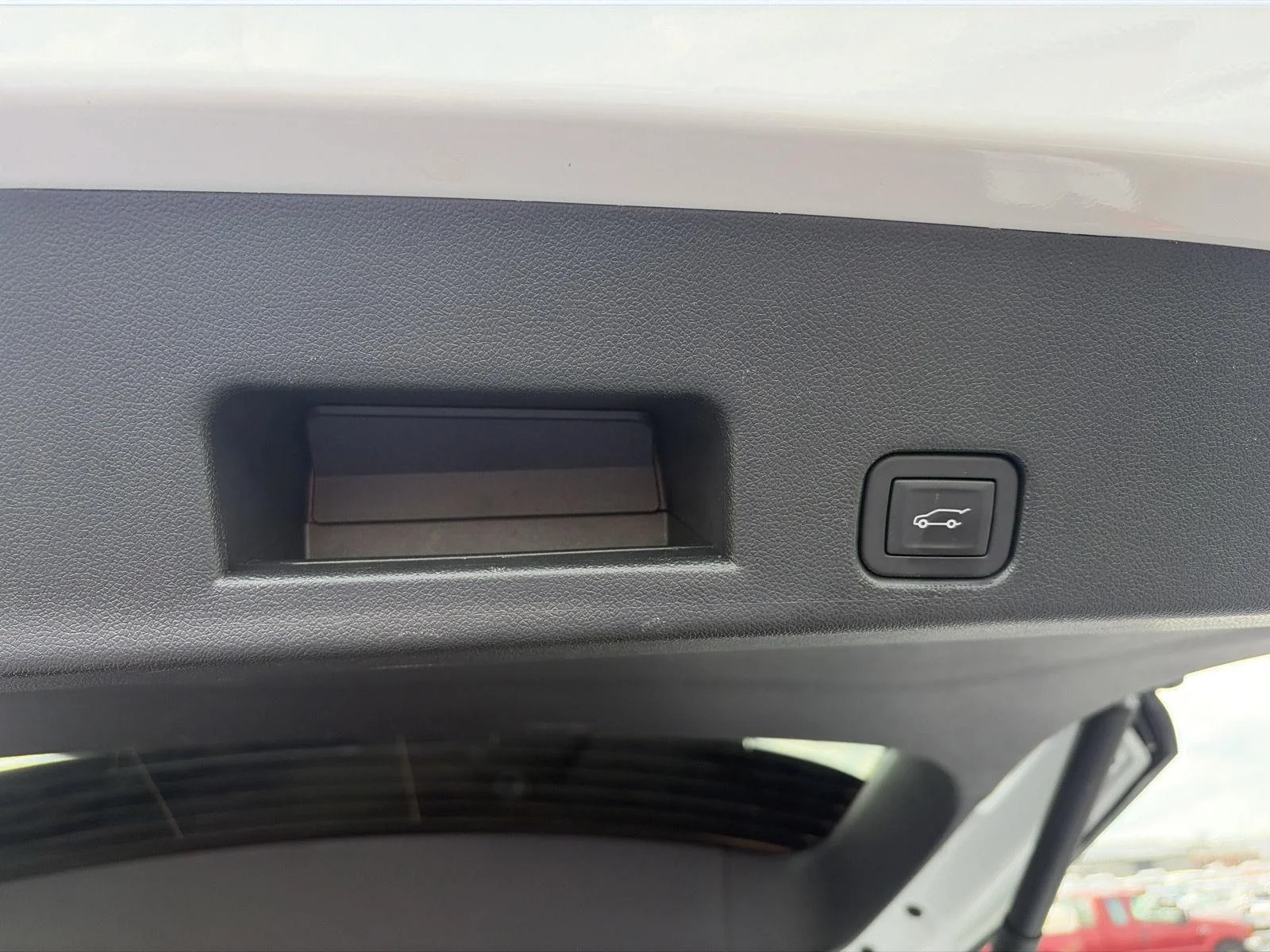 Used 2025 Summit White Buick Preferred image 6