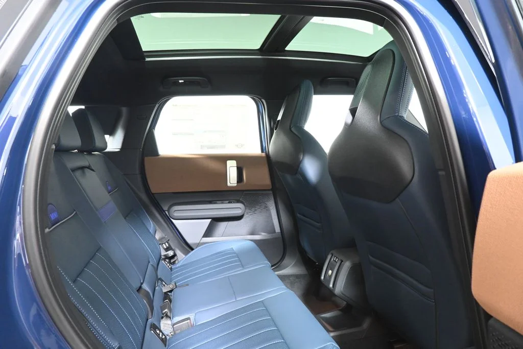 Certified Used 2025 Blue MINI Signature Plus image 19
