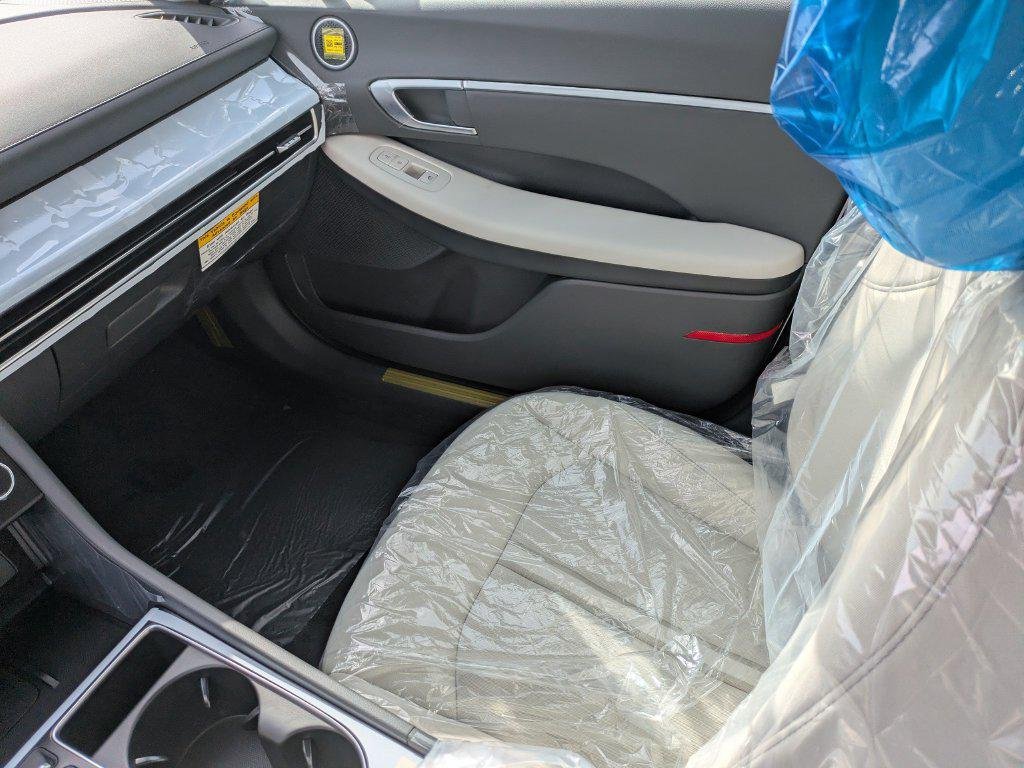New 2026 White Hyundai SEL Sport image 16