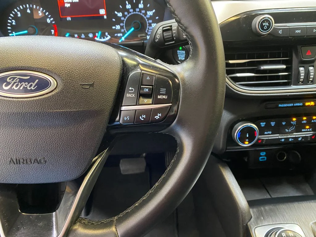 Used 2022 White Ford SEL image 32