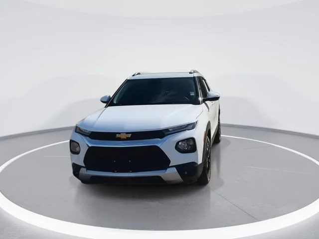 Used 2023 White Chevrolet LT image 4