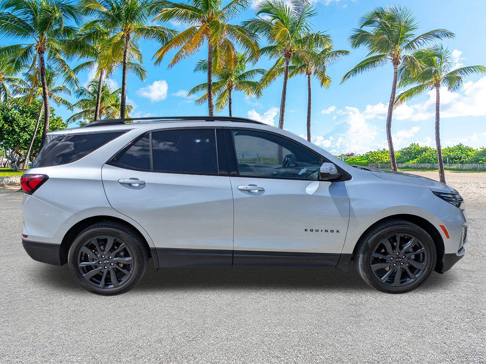 Used 2022 Silver Ice Metallic Chevrolet RS image 3