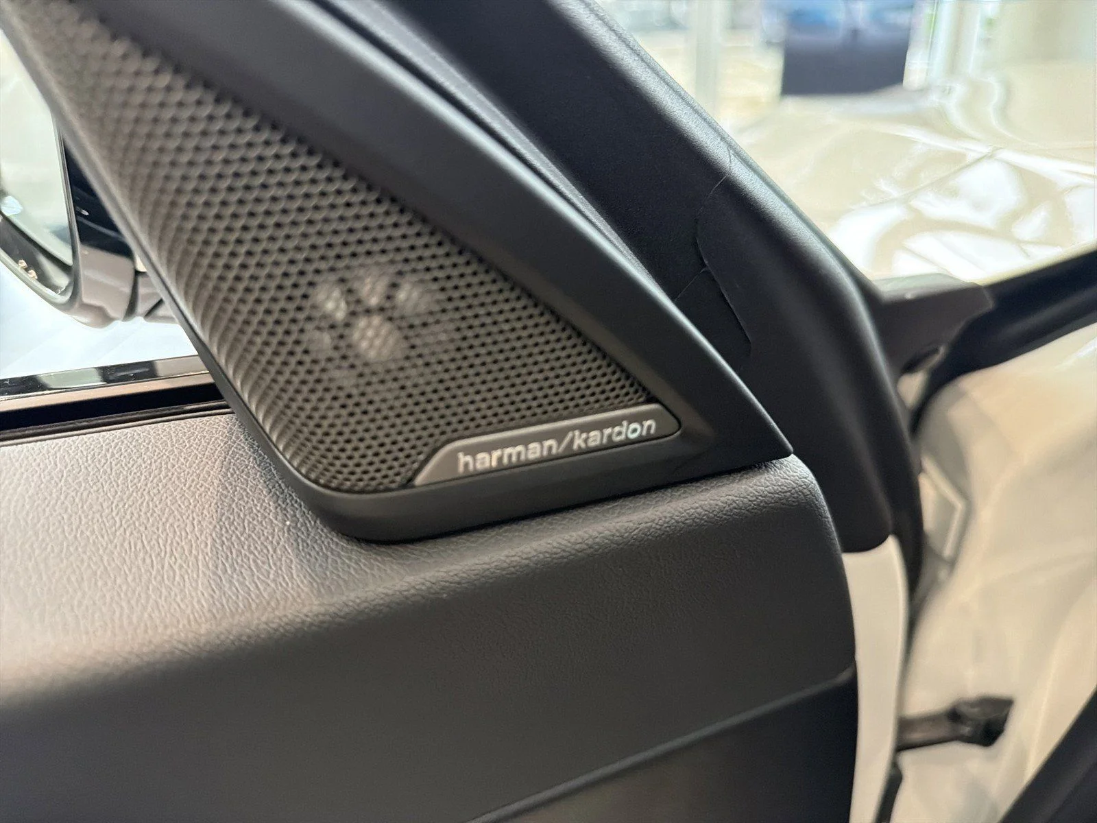 New 2026 Alpine White BMW Base image 15