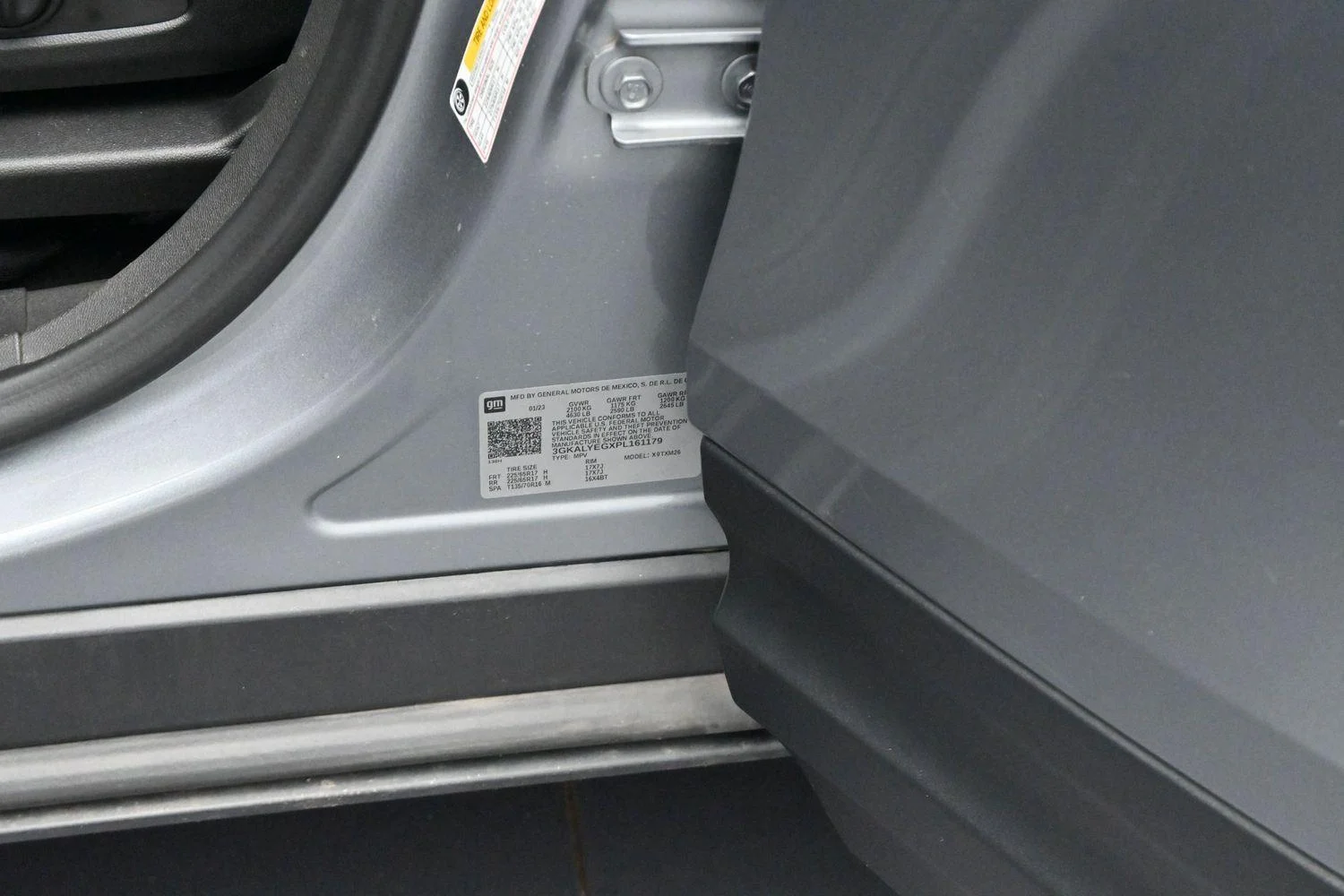 Used 2023 Sterling Metallic GMC AT4 image 43