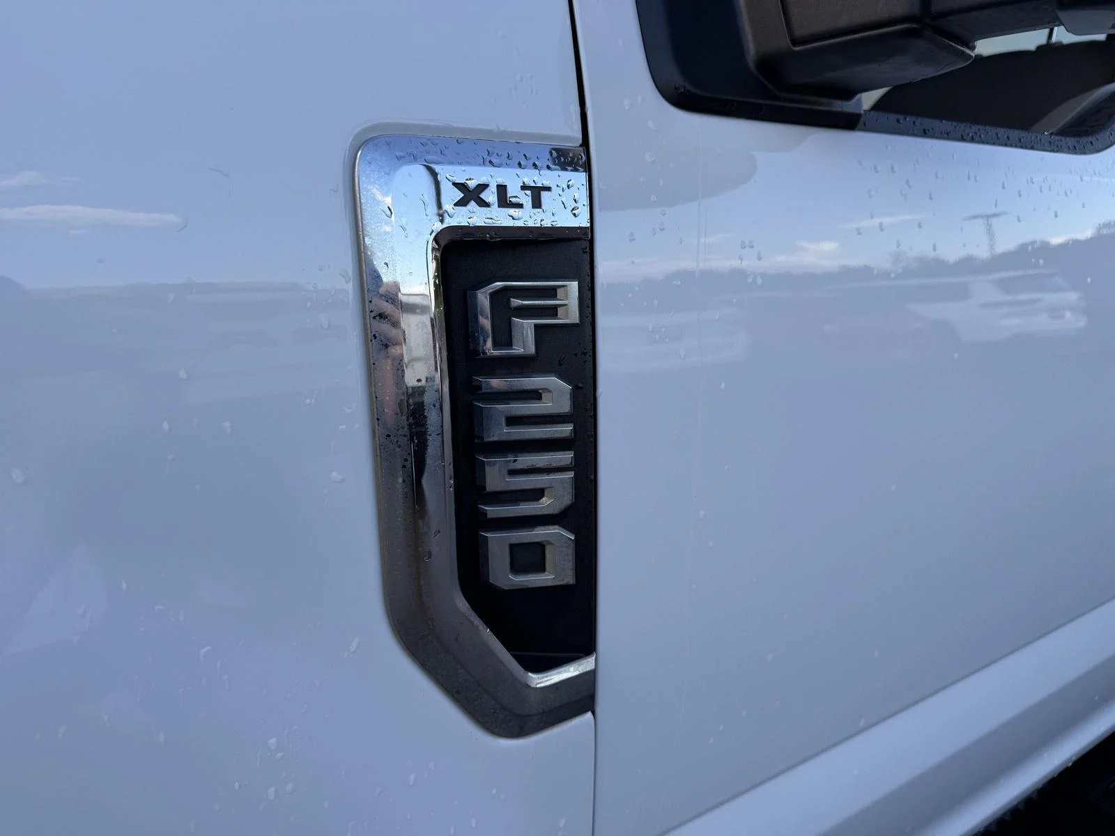 Used 2022 Oxford White Ford XLT image 26