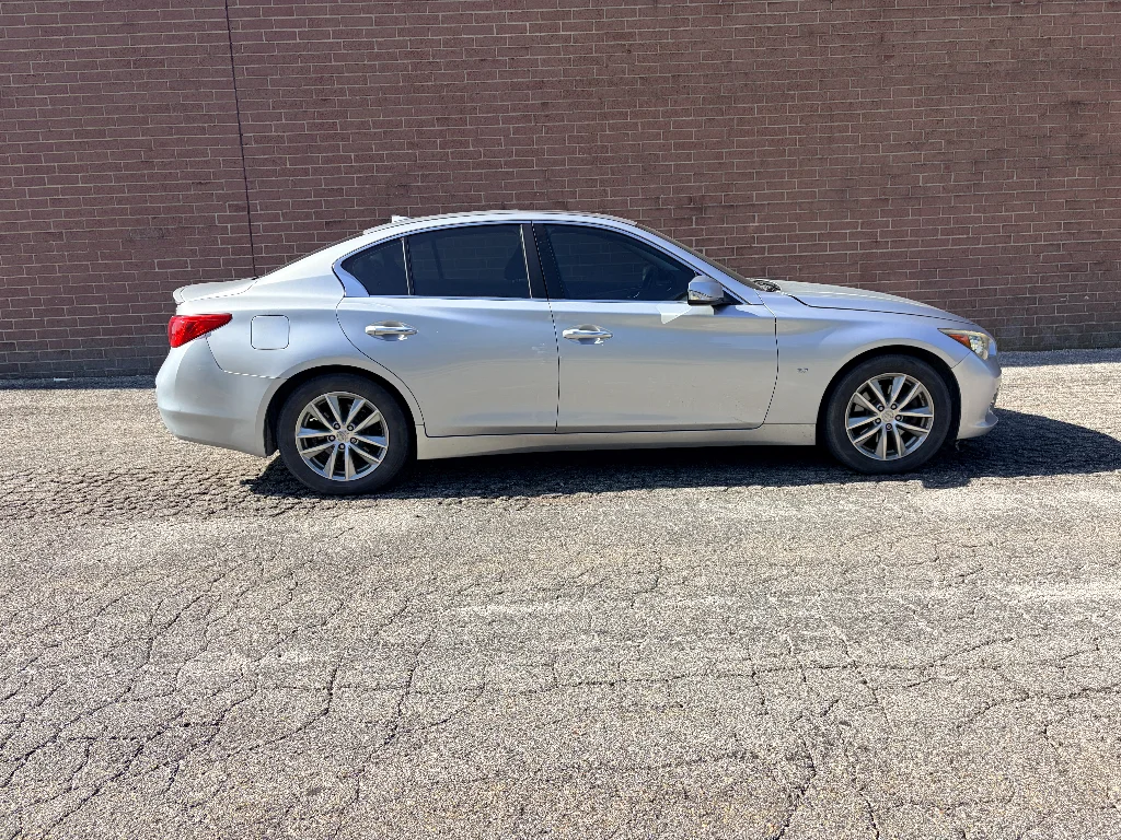 Used 2015 Liquid Platinum INFINITI Premium image 6