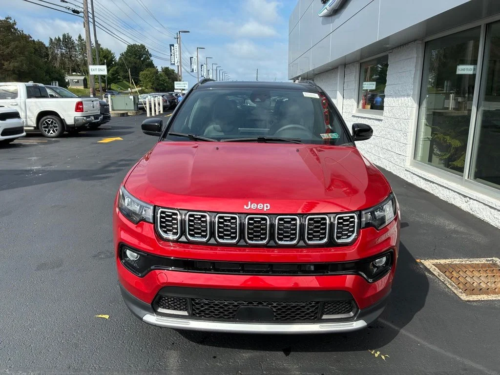 New 2026 Red Hot Pearl-Coat Exterior Paint Jeep Limited image 5