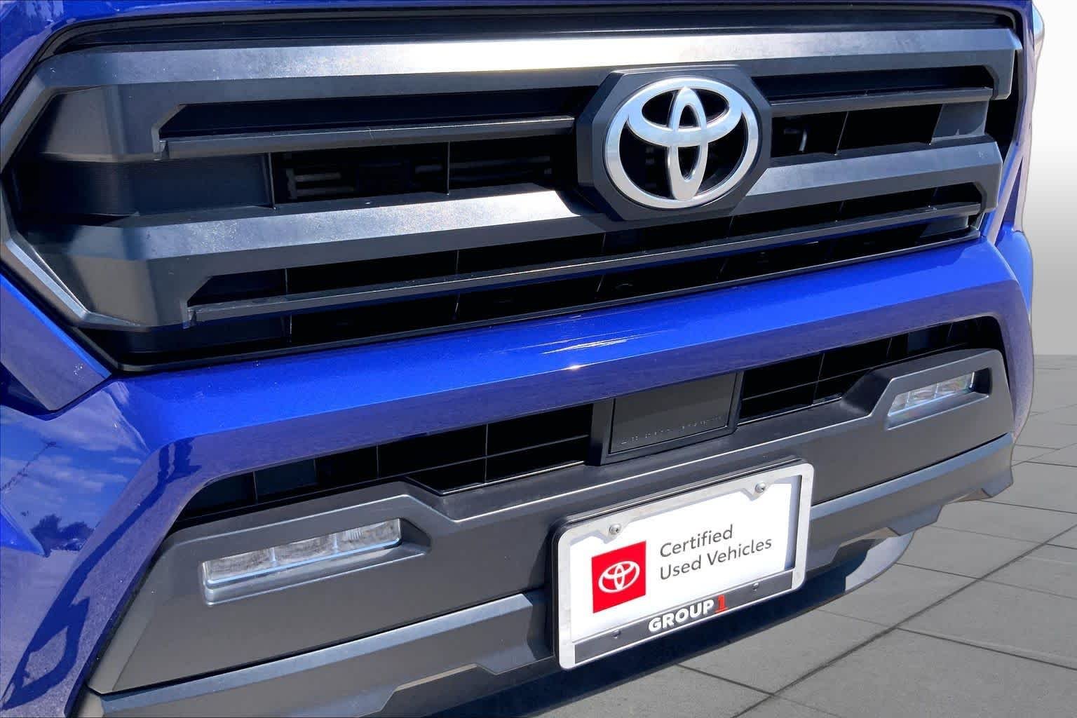 Used 2025 Blue Crush Metallic Toyota SR5 image 29