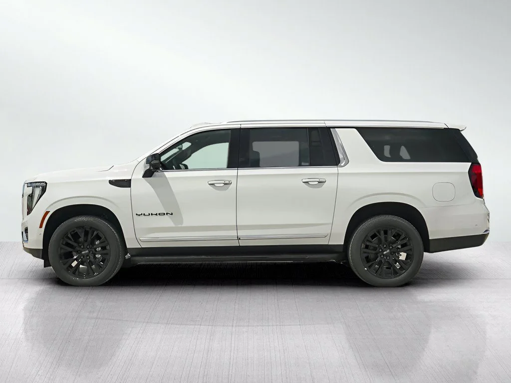 New 2026 Summit White GMC Elevation image 4