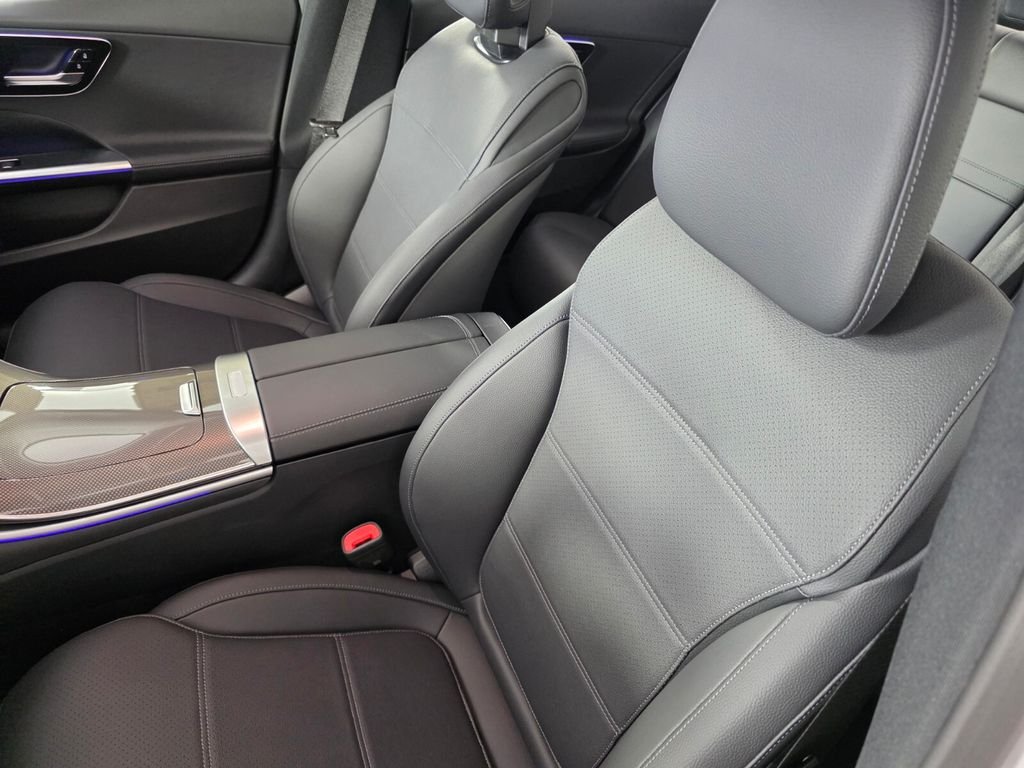 New 2026 MANUFAKTUR Alpine Grey Mercedes-Benz C 300 image 8