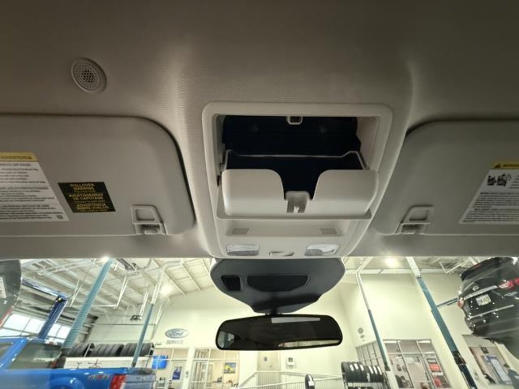 Used 2022 Agate Black Ford SE image 21
