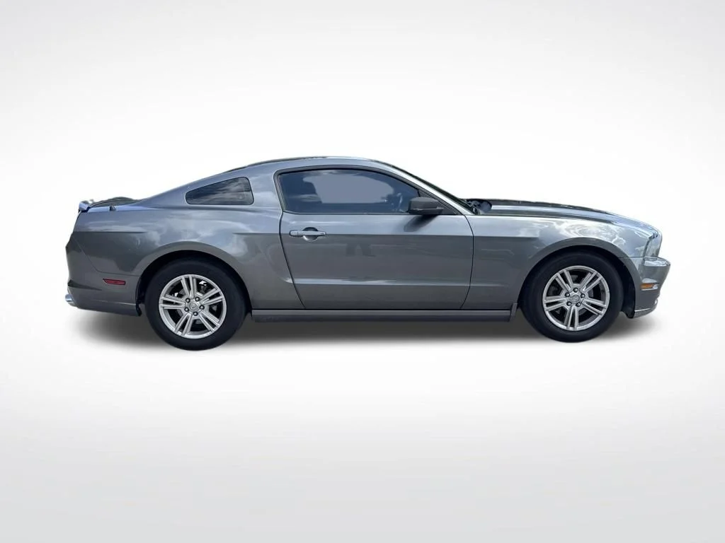 Used 2013 Sterling Gray Metallic Ford V6 image 4
