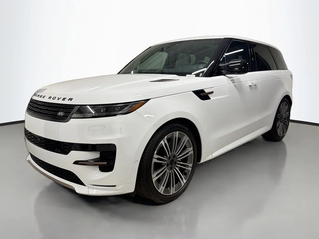 Used 2026 White Land Rover Dynamic SE image 1