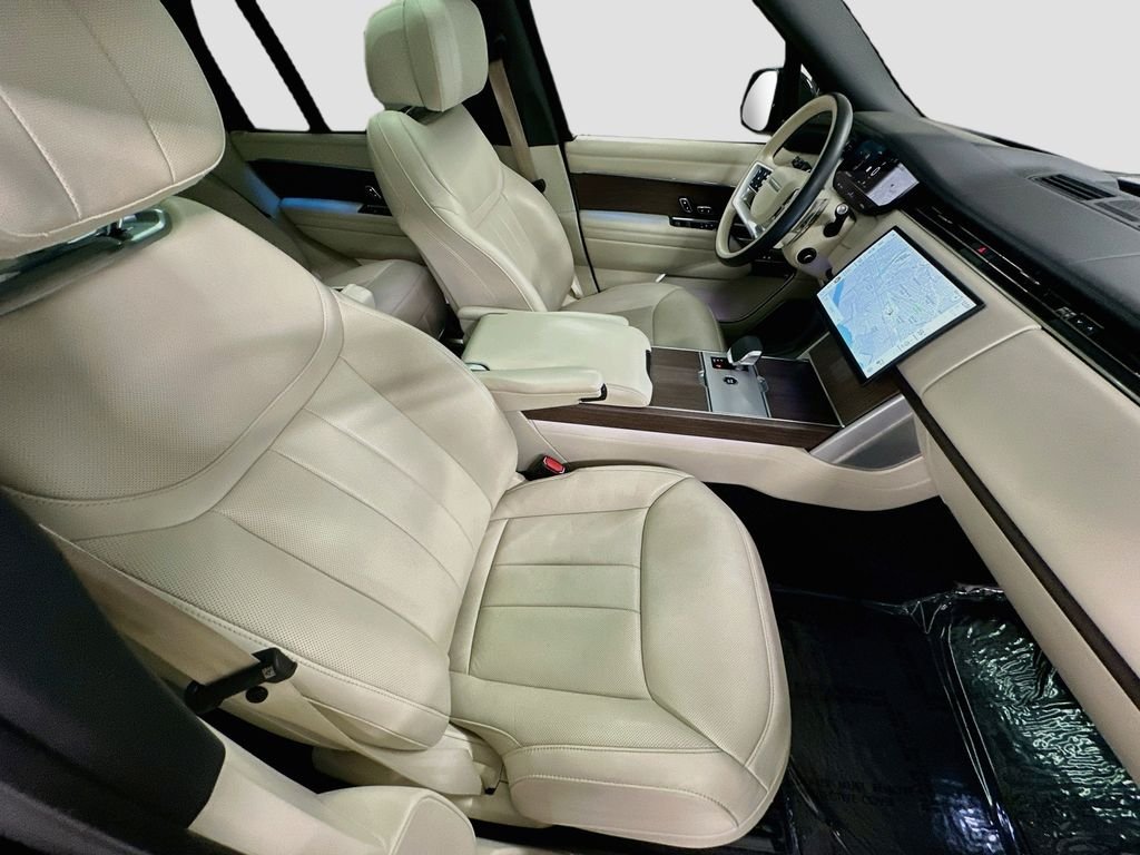 Used 2025 Santorini Black Metallic Land Rover Autobiography image 30