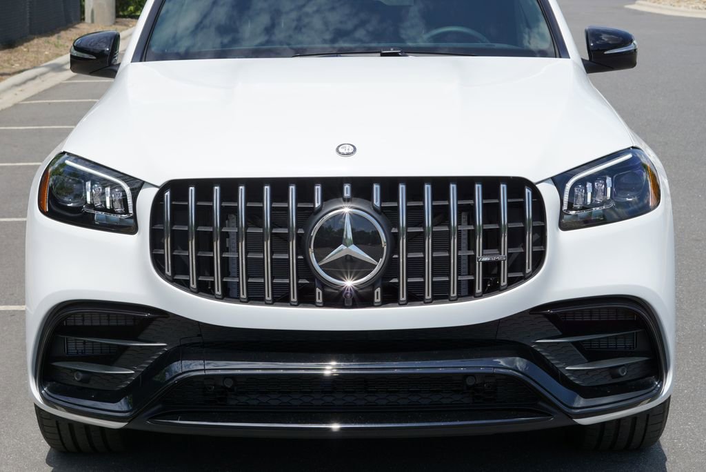 New 2026 MANUFAKTUR Moonlight White Metallic Mercedes-Benz GLS 63 AMG® image 65