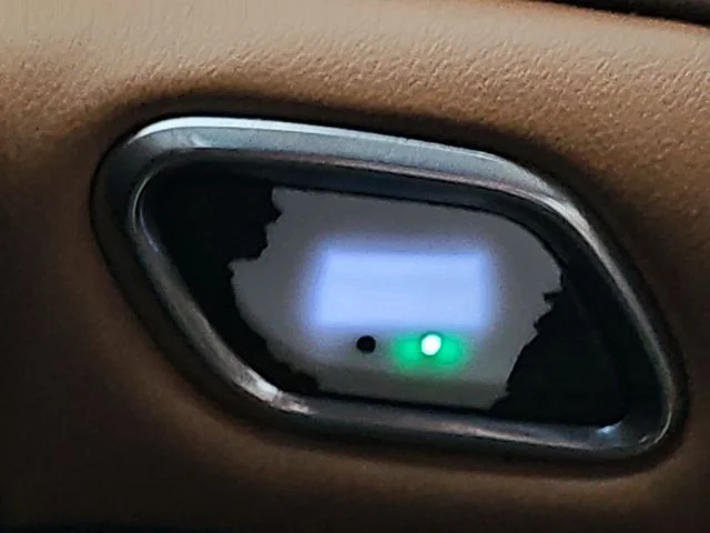 Used 2019 Black Buick Essence image 18