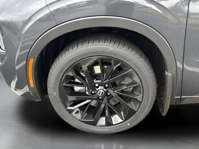 New 2026 Gray Nissan Platinum image 24