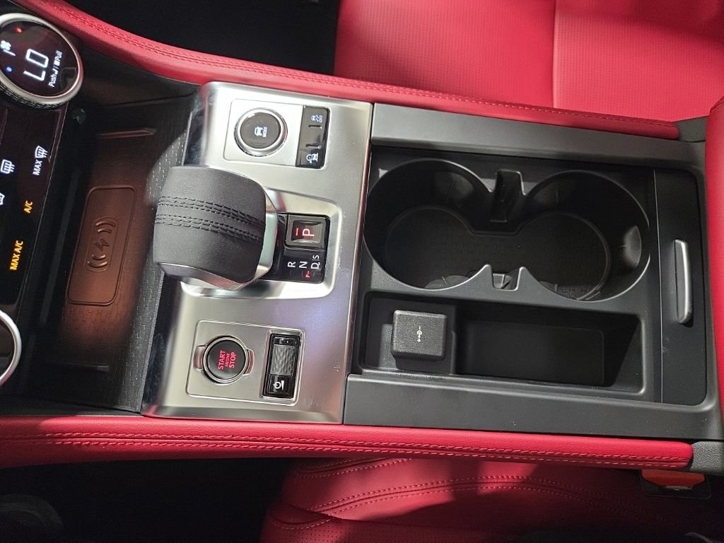 2026 Jaguar F-Pace R-Dynamic S - Photo 13