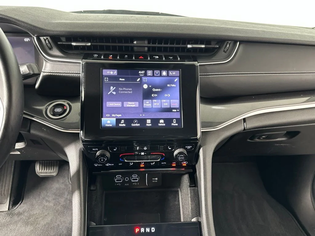 Used 2021 Gray Jeep Laredo image 15