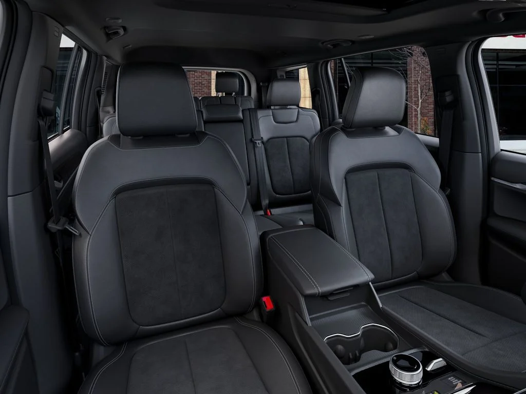 New 2026 Baltic Gray Metallic Clear-Coat Exterior Paint Jeep Altitude image 16