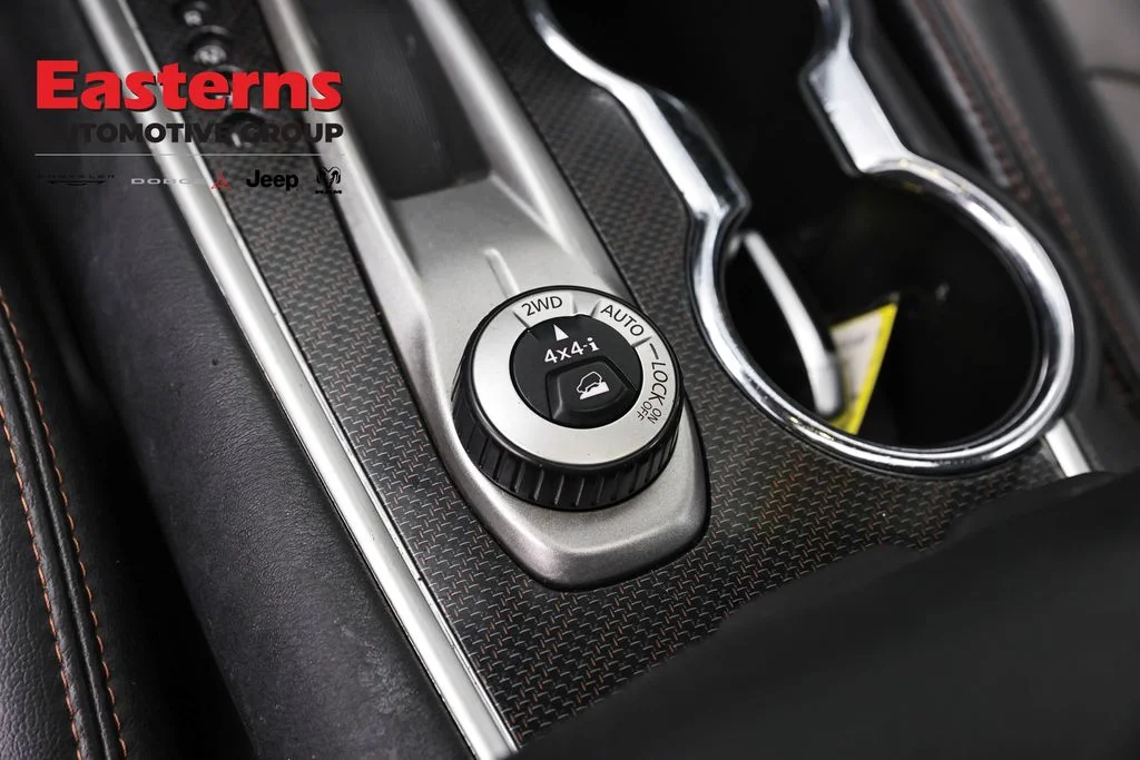 Used 2020 Gray Nissan SL image 25