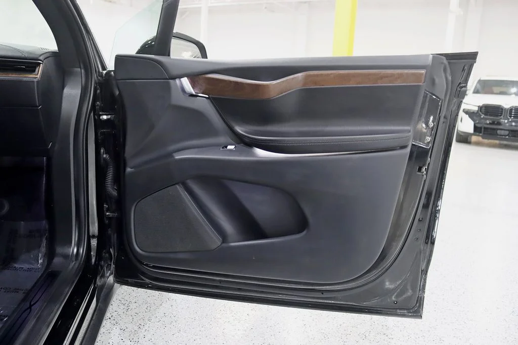 Used 2020 Black Tesla Long Range image 33