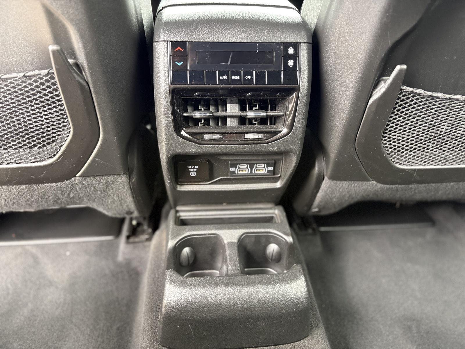 Used 2023 Diamond Black Crystal Pearlcoat Jeep Altitude image 30