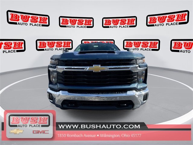 2026 Chevrolet Silverado 3500HD LT photo 4