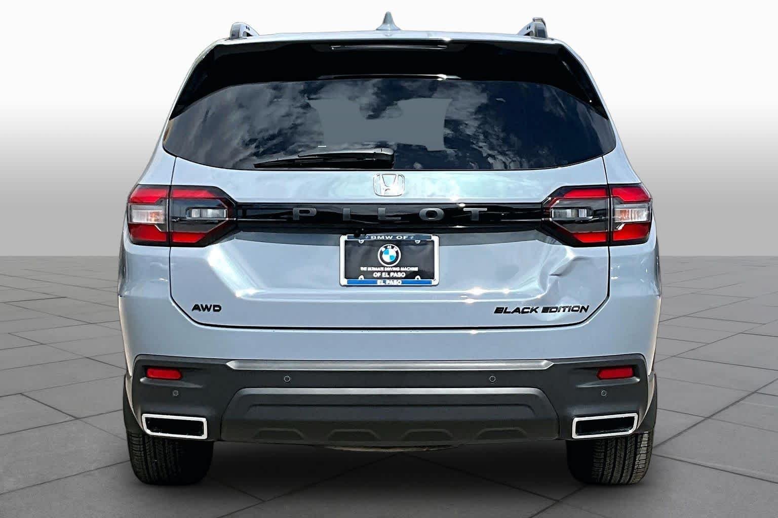 Used 2025 Sonic Gray Pearl Honda Black Edition image 4