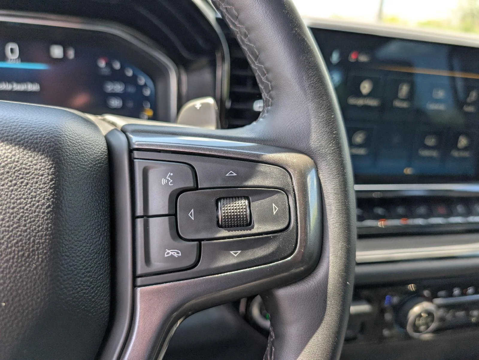 Used 2023 Black Chevrolet ZR2 image 17