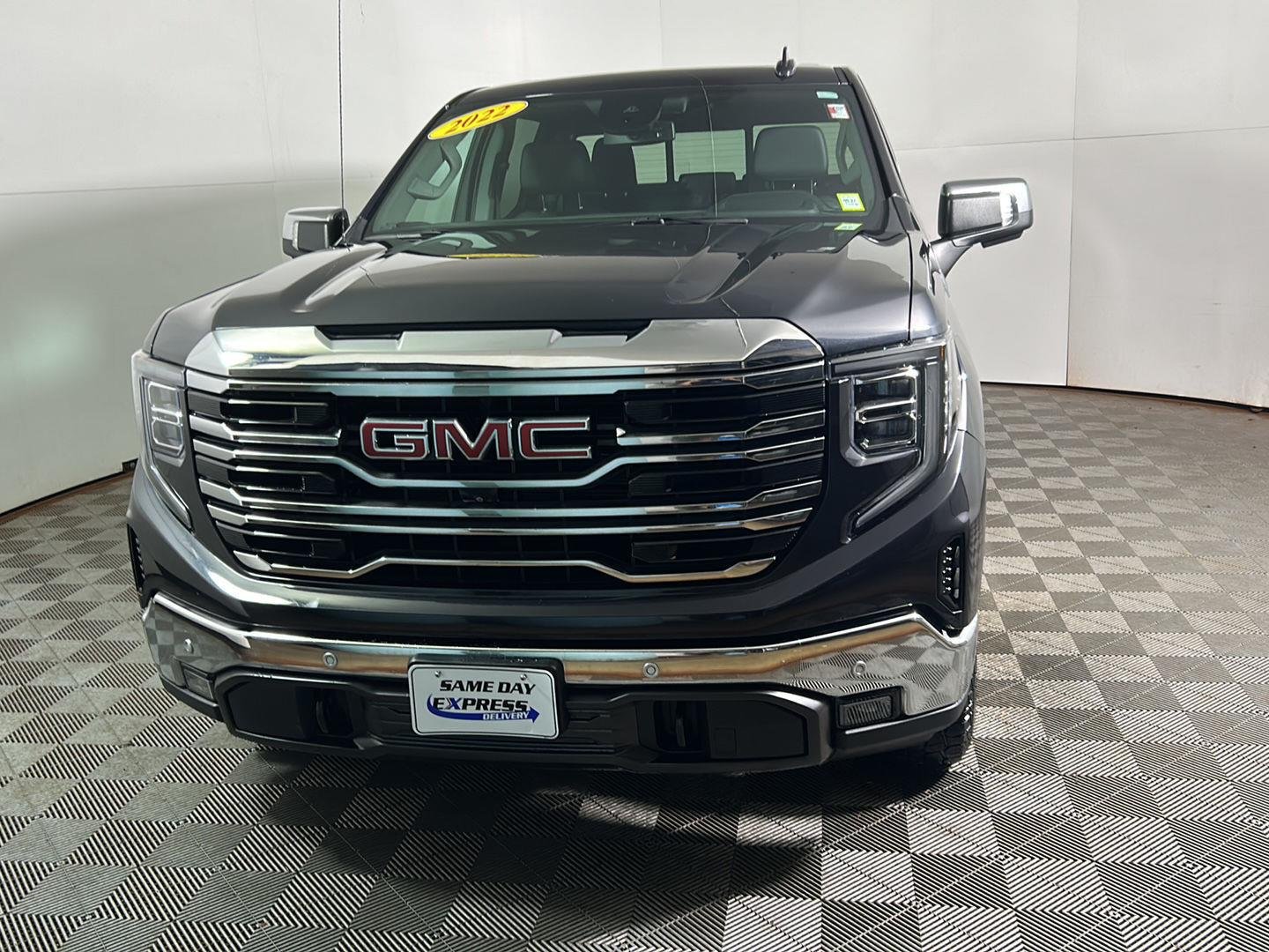 Used 2022 Titanium Rush Metallic GMC SLT image 12