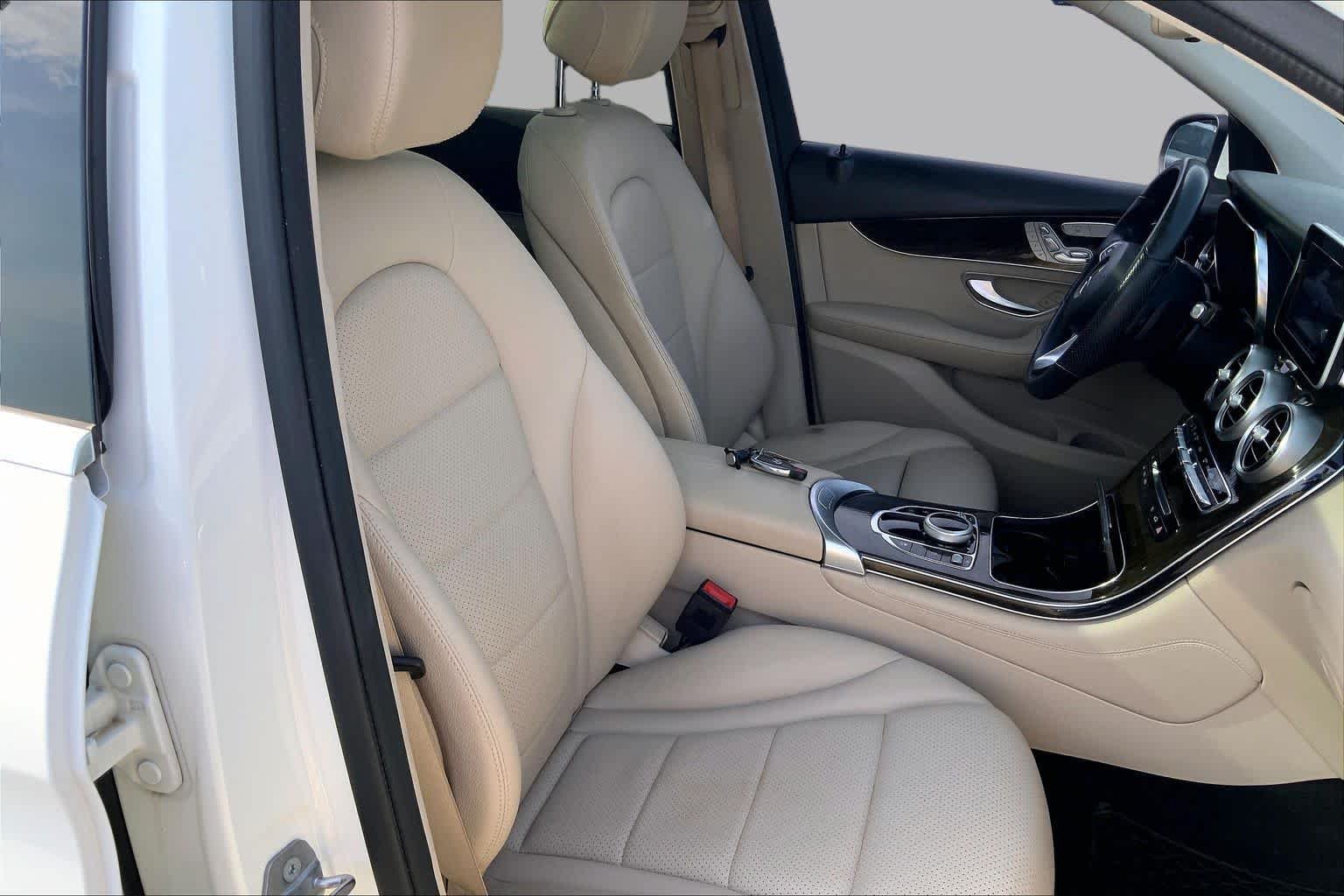 Certified Used 2019 Polar White Mercedes-Benz GLC 300 image 9