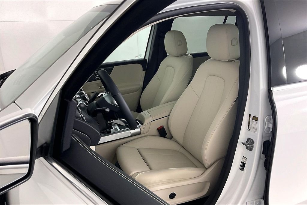 New 2026 Polar White Mercedes-Benz GLB 250 image 9