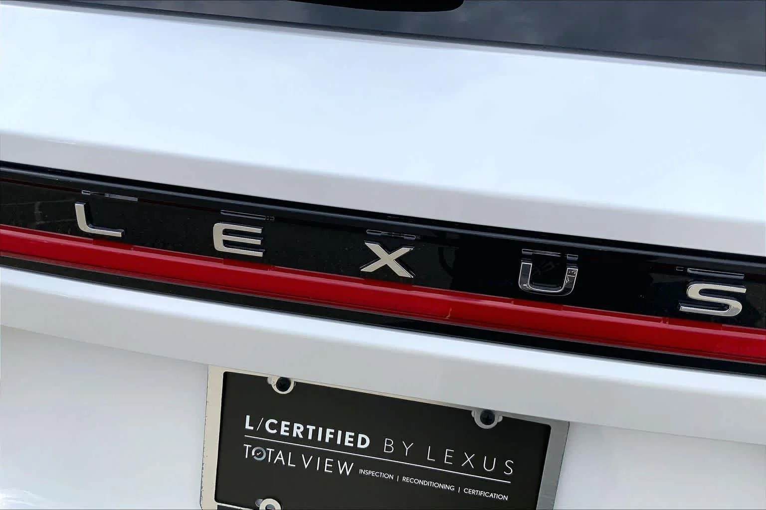 Certified Used 2025 WIND CHILL PEARL Lexus Luxury image 31