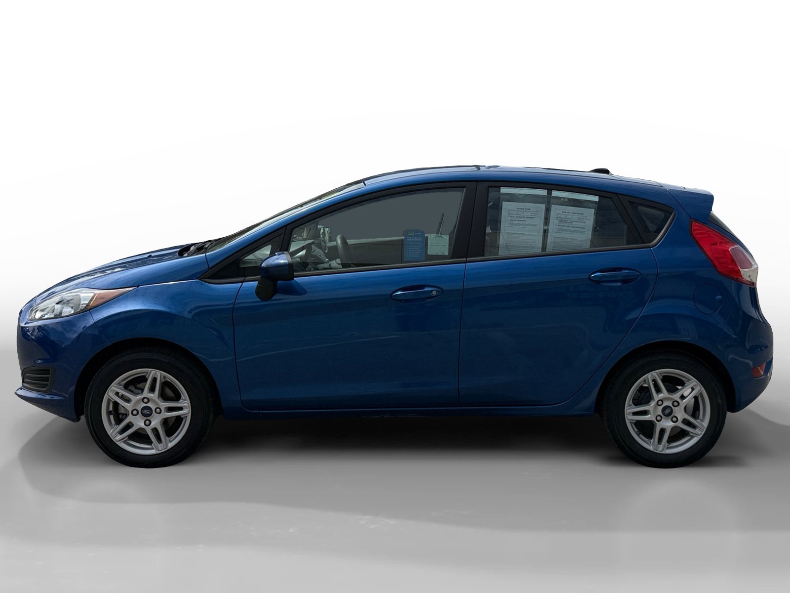 Used 2019 Lightning Blue Metallic Ford SE image 2