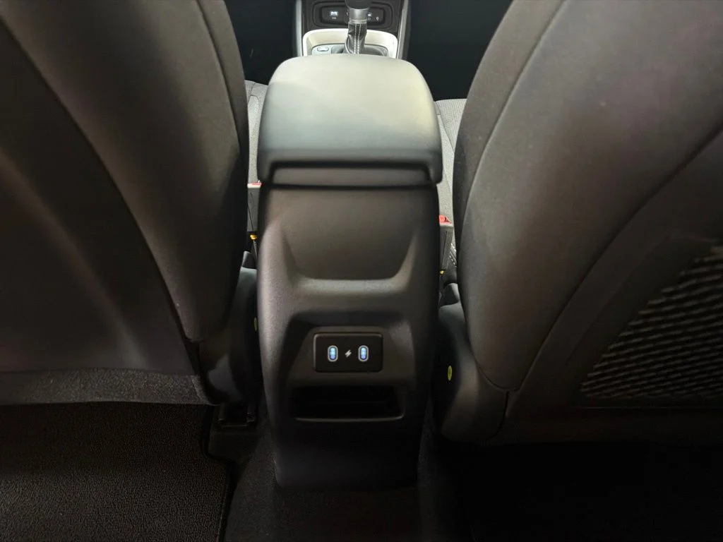 New 2026 Shimmering Silver Hyundai SEL image 19