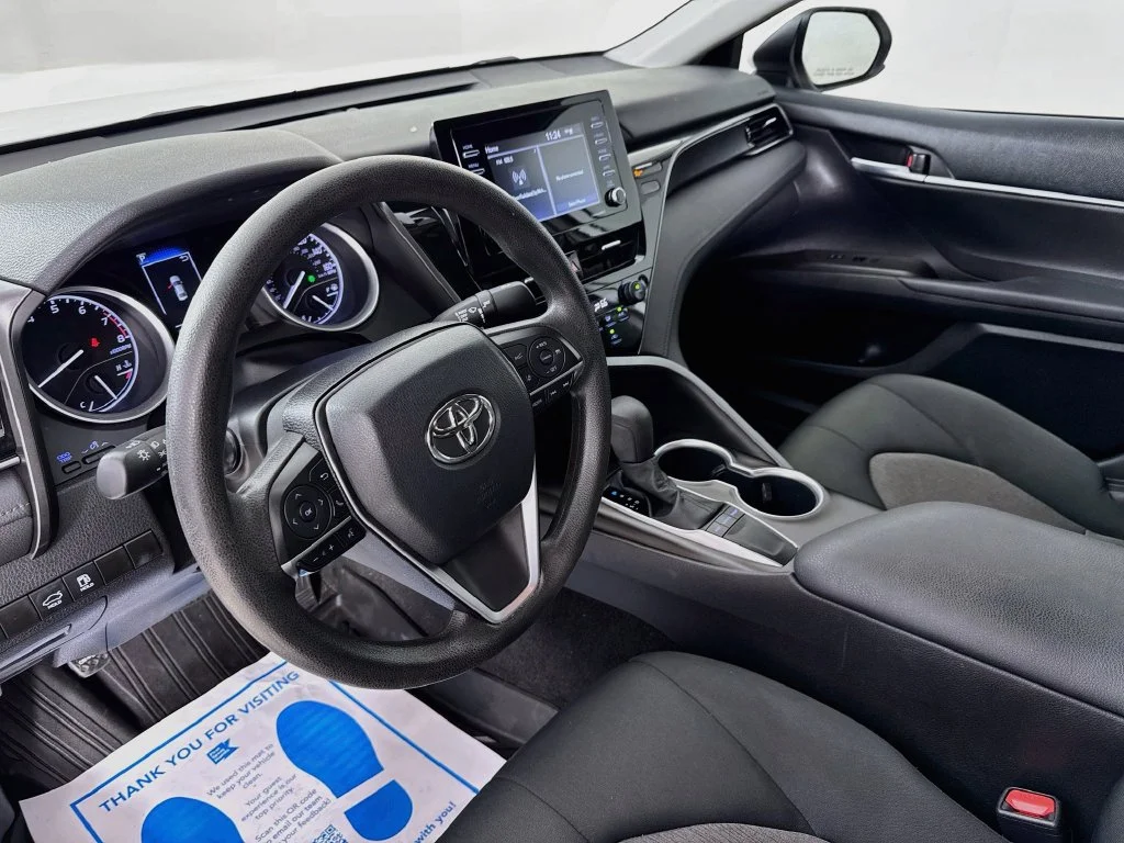 Used 2023 White Toyota LE image 9