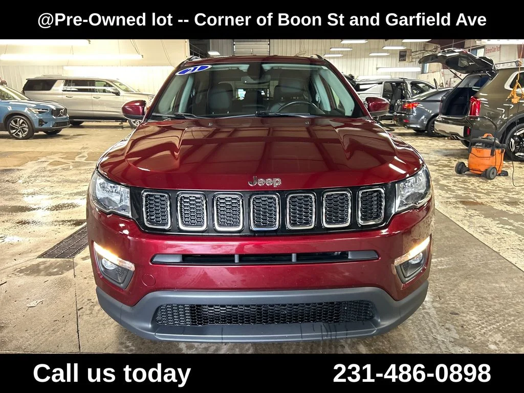 Used 2021 Red Jeep Latitude image 8