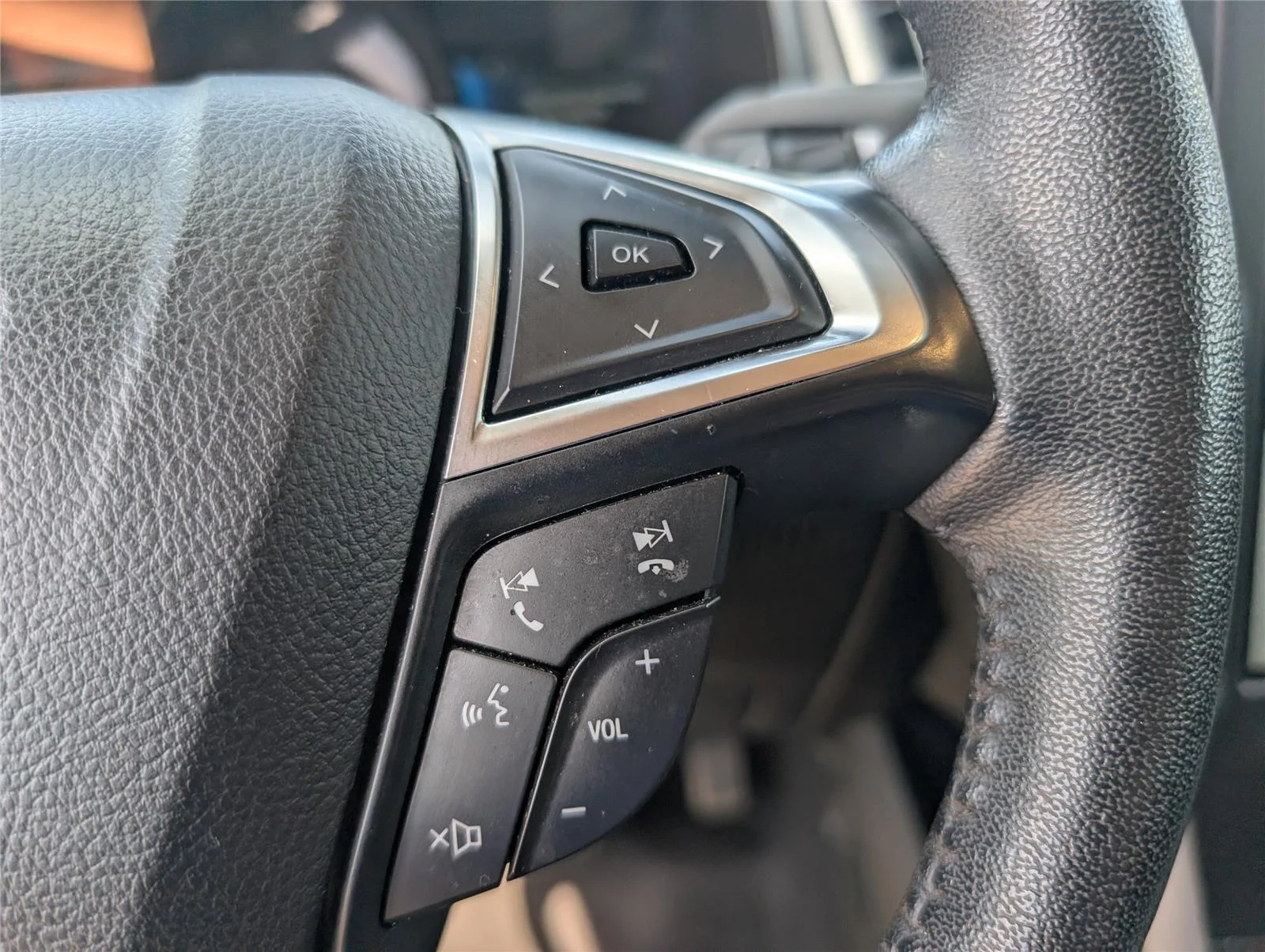 Used 2024 Agate Black Ford SEL image 19