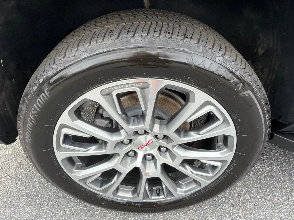 Used 2025 Blue GMC Denali image 17