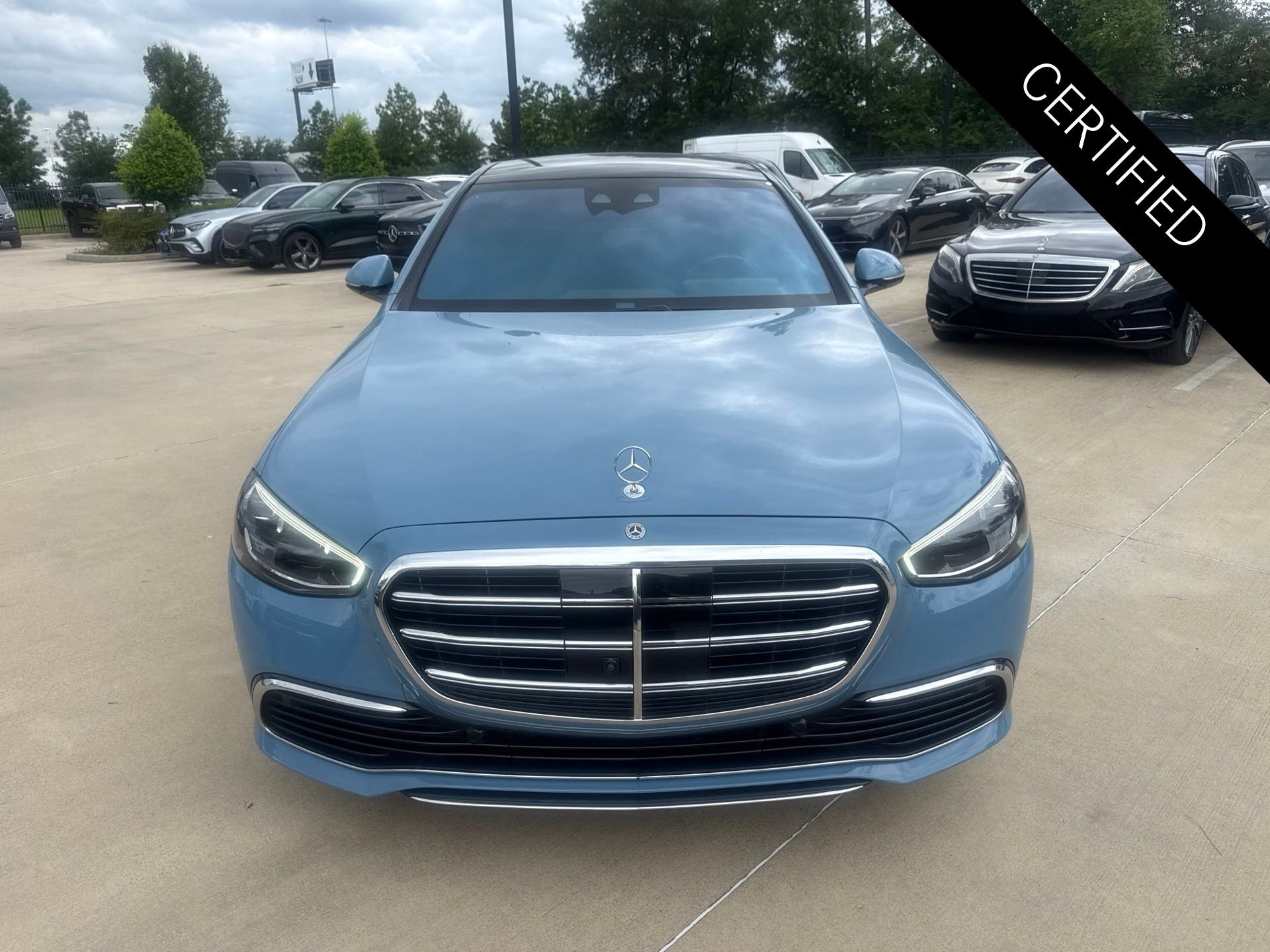 Certified Used 2023 MANUFAKTUR China Blue Solid Mercedes-Benz S 580 image 2