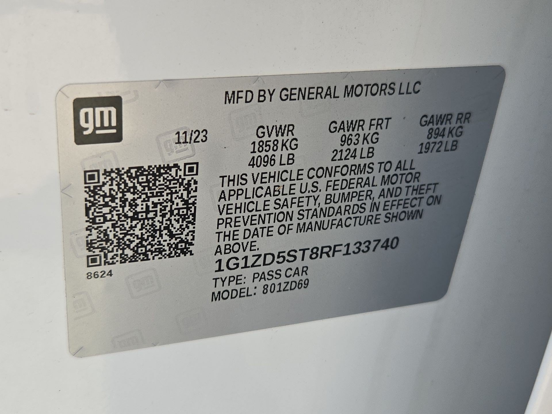 Used 2024 Summit White Chevrolet LT image 33
